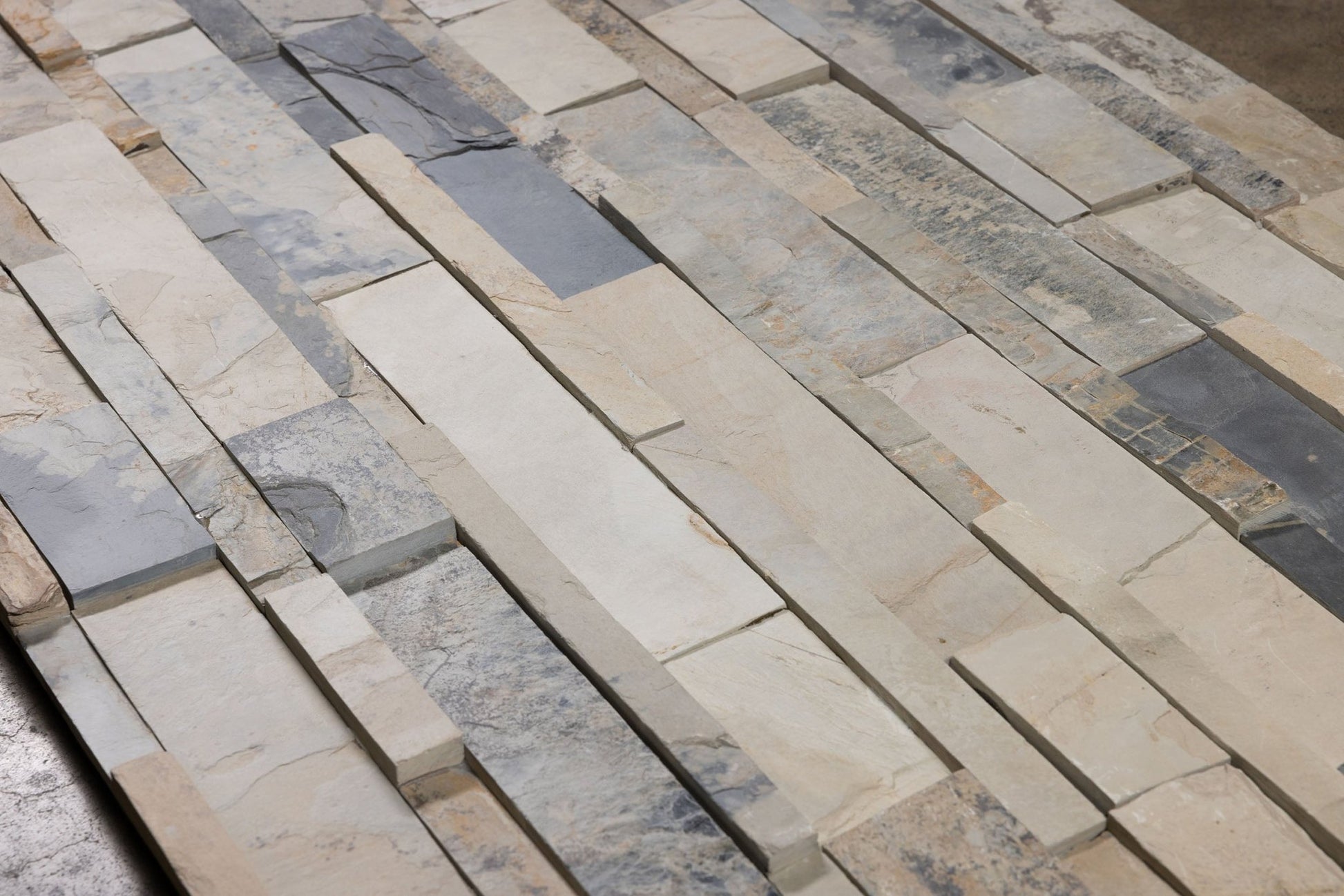 Rainier (Slate) - Stone Ledger Panels